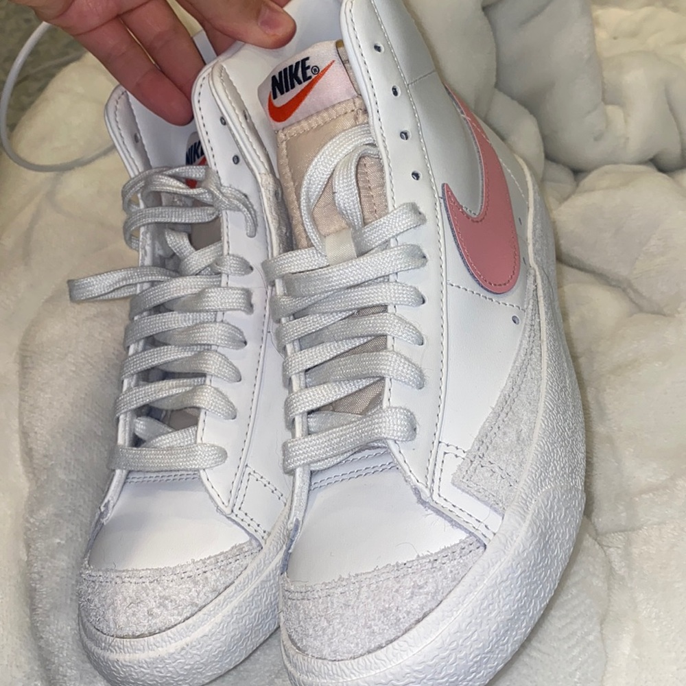 Women’s Nike blazer mid